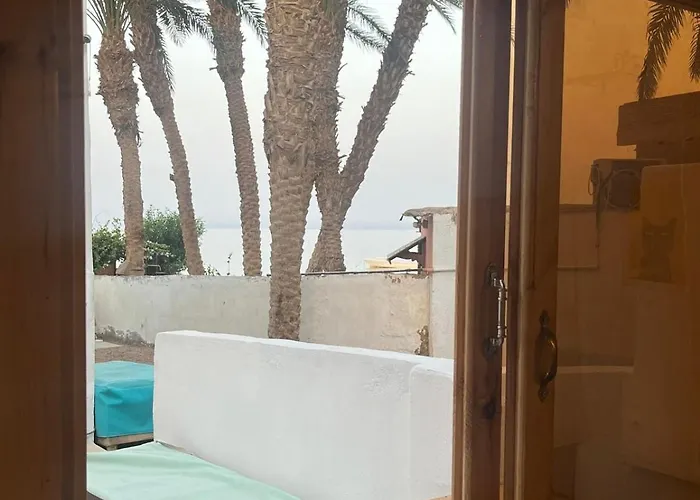 Luma Beachfront 2 Bedroom House Oasis With Yard