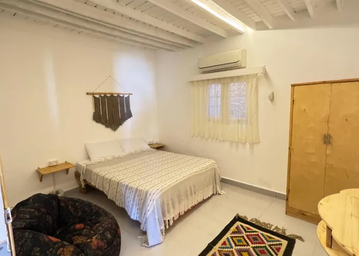 Luma Beachfront 2 Bedroom House Oasis With Yard *
