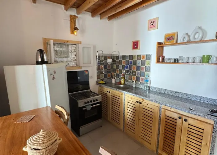 Luma Beachfront 2 Bedroom House Oasis With Yard *