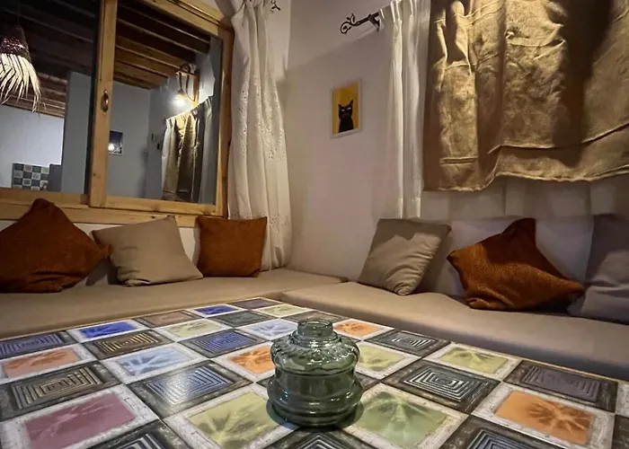 Luma Beachfront 2 Bedroom House Oasis With Yard Apartment