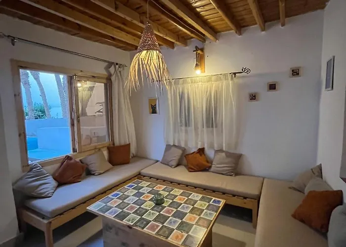 Luma Beachfront 2 Bedroom House Oasis With Yard Apartment