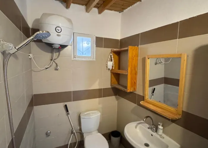 Luma Beachfront 2 Bedroom House Oasis With Yard *