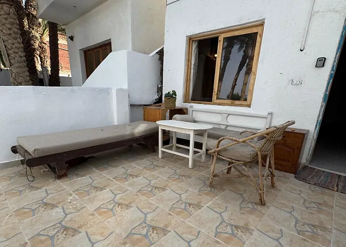 Luma Beachfront 2 Bedroom House Oasis With Yard Apartment