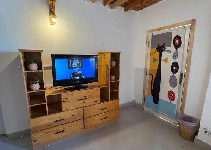 Luma Beachfront 2 Bedroom House Oasis With Yard *