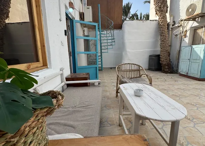 Luma Beachfront 2 Bedroom House Oasis With Yard Apartment